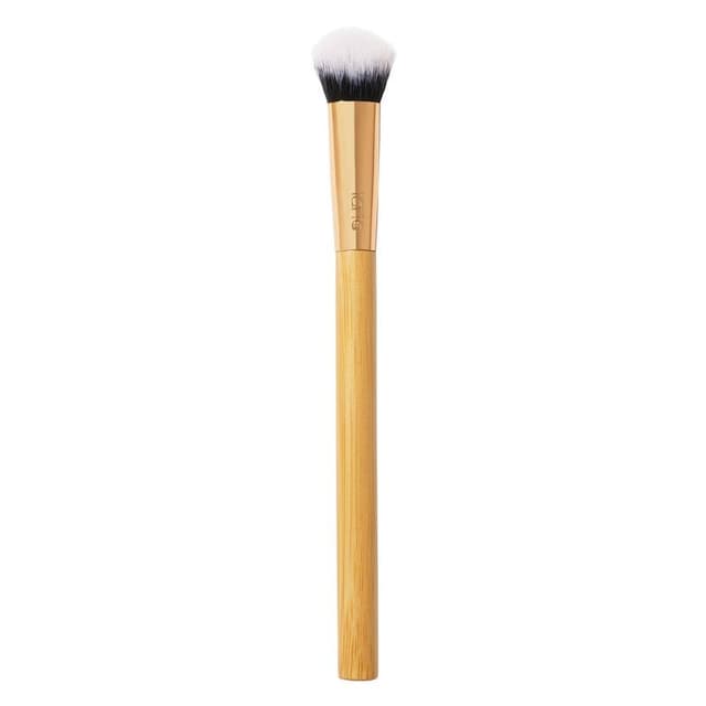tarte concealer paw brush - angled for seamless application
